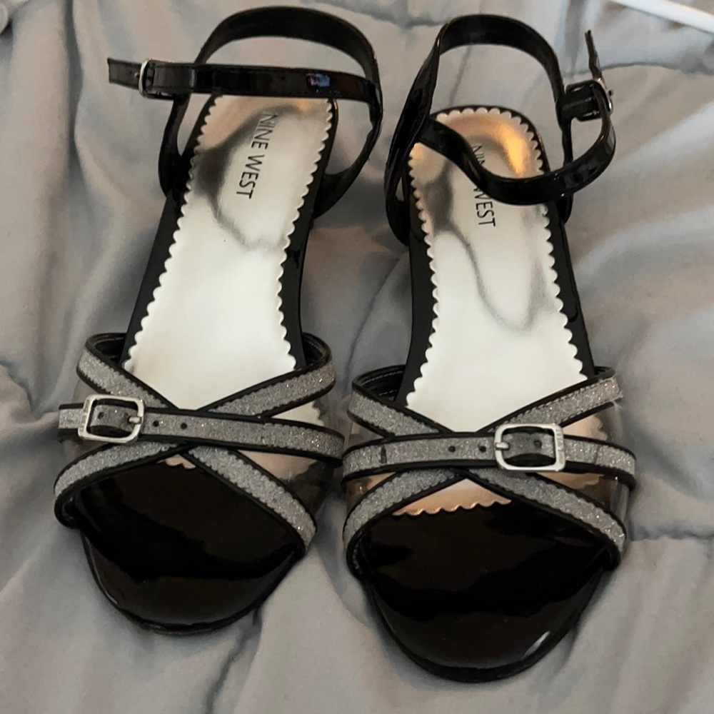 Girls shoes